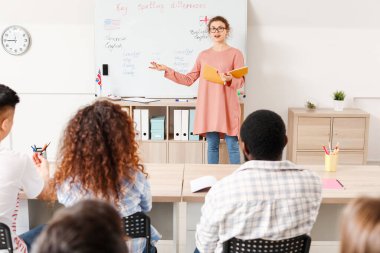 Dil okulu öğrencileri için öğretmenlik dersi
