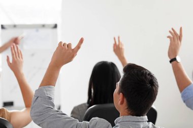 Ofiste eğitim gören iş adamları