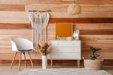 Modern odanın iç mimarisi.