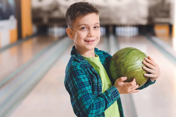 Little Boy Playing Bowling Club — Stock Photo, Image