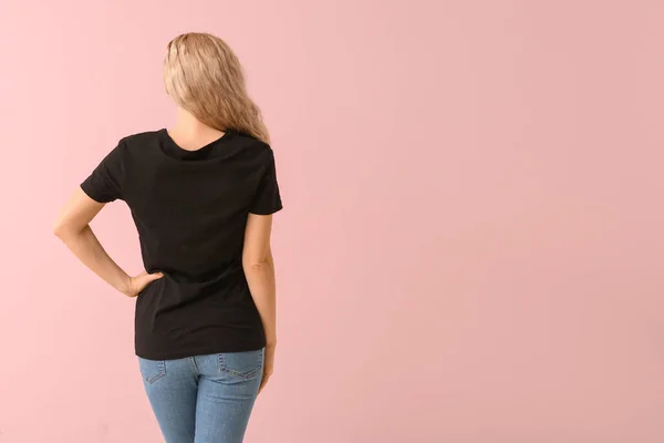 Γυναίκα Κομψό Shirt Φόντο Χρώμα — Φωτογραφία Αρχείου