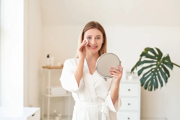 Beautiful Young Woman Removing Makeup Home — Stock Photo, Image