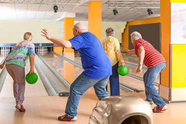 Senior People Playing Bowling Club — Stock Photo, Image