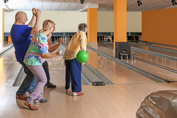 Senior People Playing Bowling Club — Stock Photo, Image