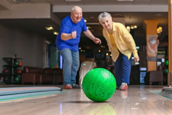 Senior People Playing Bowling Club — Stock Photo, Image