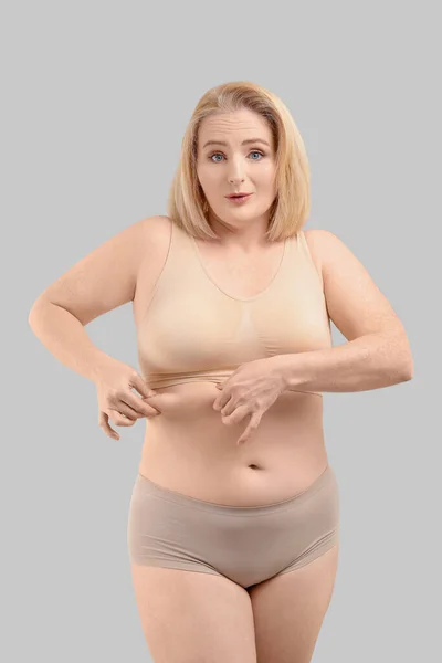 Overweight Woman Grey Background — Stock Photo, Image