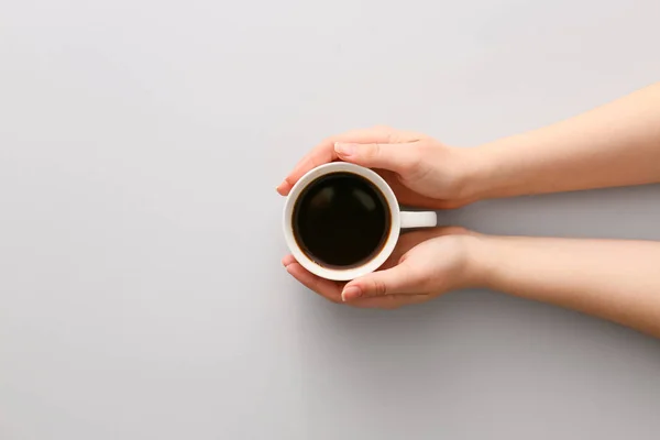 Female Hands Cup Hot Coffee Light Background Top View — Stock Photo, Image