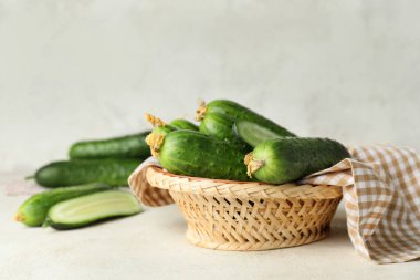 Masada yeşil salatalıklı kase