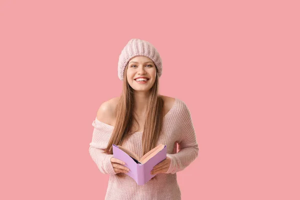 Beautiful Young Woman Warm Sweater Book Color Background — Stock Photo, Image