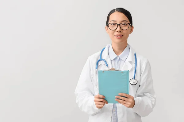 Female Asian Doctor Light Background — Stock Photo, Image