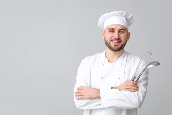 Chef Masculino Guapo Sobre Fondo Claro —  Fotos de Stock