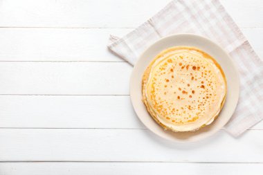 Tabakta lezzetli bir blini var.