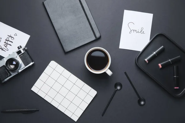 Composición Con Taza Café Diferentes Artículos Sobre Fondo Negro —  Fotos de Stock