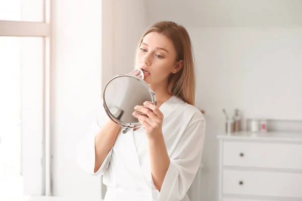 Beautiful Young Woman Removing Makeup Home — Stock Photo, Image