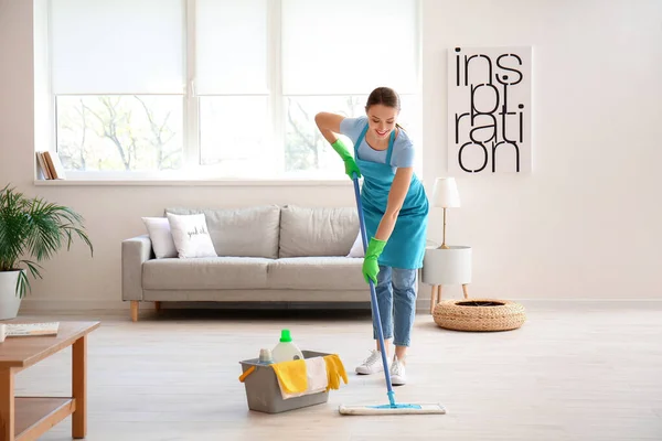 Young Woman Mopping Floor Room — Stock Photo, Image