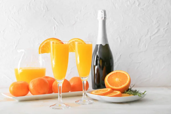 Composição Com Saborosos Coquetéis Mimosa Mesa — Fotografia de Stock