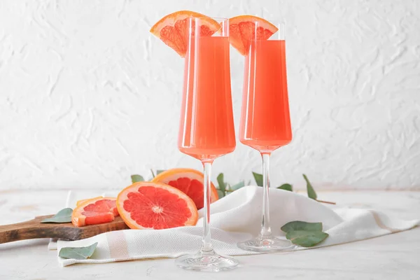 Glasögon Välsmakande Mimosa Cocktails Bordet — Stockfoto