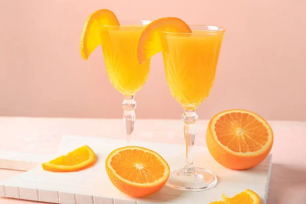 Glasögon Välsmakande Mimosa Cocktails Bordet — Stockfoto