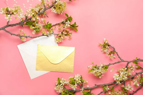 Beautiful Blossoming Branches Envelopes Color Background — Stock Photo, Image