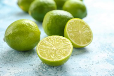 Renk arkaplanında taze limon