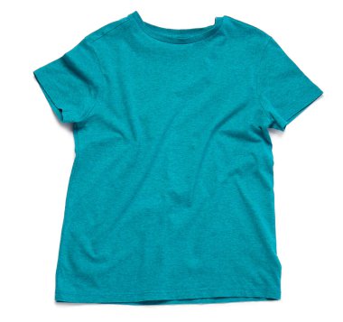 Beyaz arkaplanda şık bir tişört