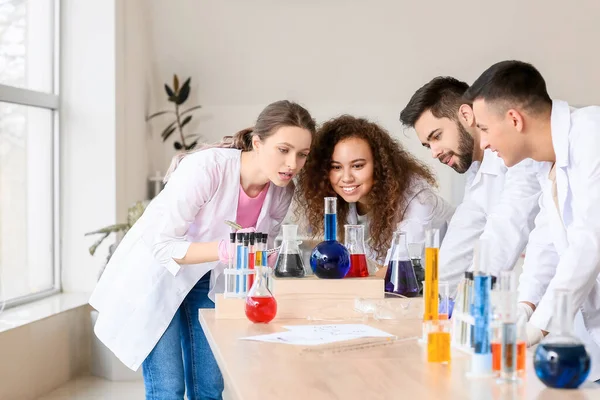 Les Jeunes Leçon Chimie Classe — Photo