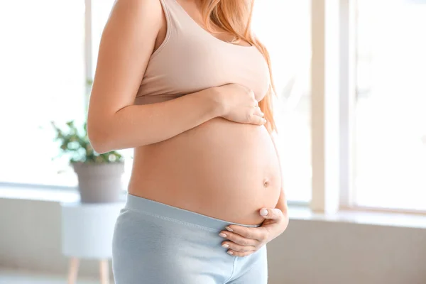 Sporty Young Pregnant Woman Home — Stock Photo, Image