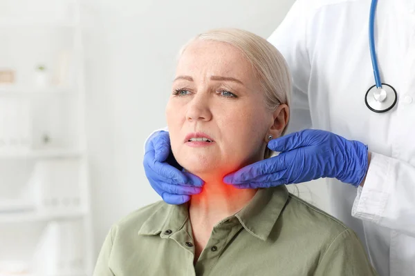 Endocrinologist Examining Senior Woman Thyroid Gland Problem Clinic — Stock Photo, Image