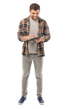 Beyaz arkaplanı olan bir erkek kamyon şoförü.