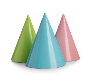 Beyaz arka planda parti şapkaları