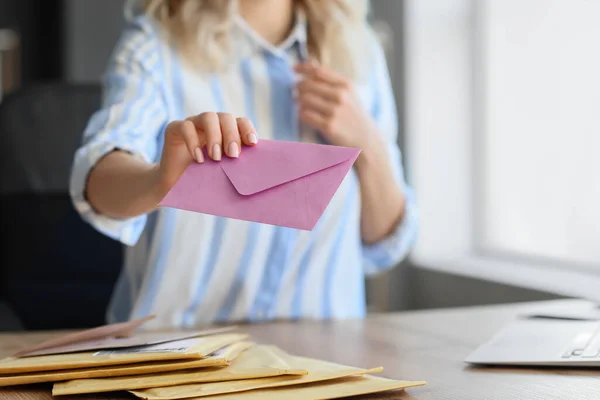 Young Woman Letters Home — Stock Photo, Image