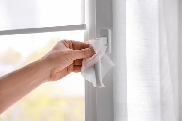 Man Using Sanitizer Home — Stock Photo, Image