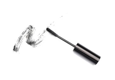 Beyaz arkaplanda siyah rimel