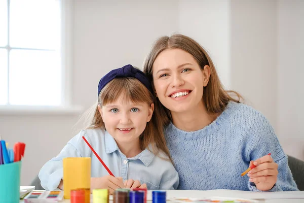 Professora Desenho Dando Aulas Particulares Arte Para Menina Casa — Fotografia de Stock