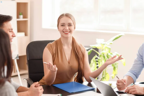 Zakenvrouw Tijdens Vergadering — Stockfoto