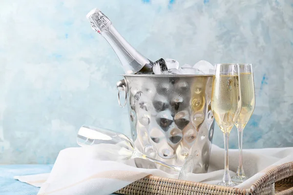 Secchio Con Ghiaccio Champagne Sfondo Colori — Foto Stock