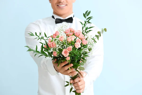 Handsome Man Bouquet Flowers Color Background — Stock Photo, Image