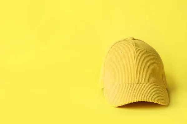 Casquette Vierge Sur Fond Couleur — Photo