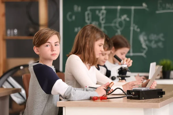 Allievi Lezione Fisica Aula — Foto Stock