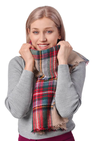 Schöne Junge Frau Mit Stylischem Schal Auf Weißem Hintergrund — Stockfoto