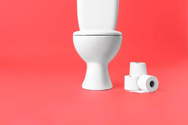 Bol Toilette Avec Rouleaux Papier Sur Fond Couleur — Photo