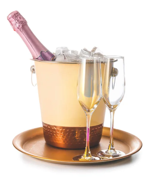 Skopa Med Flaska Champagne Och Glasögon Vit Bakgrund — Stockfoto
