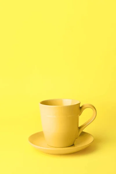 Leere Tasse Auf Farbigem Hintergrund — Stockfoto