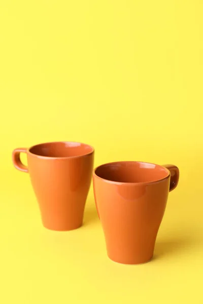 Blank Cups Color Background — Stock Photo, Image