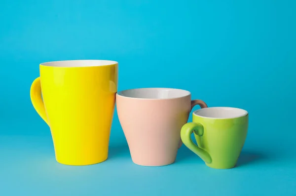 Blanco Cups Kleur Achtergrond — Stockfoto