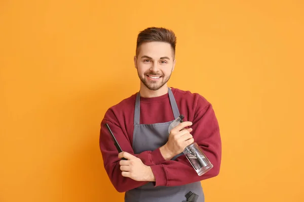Male Hairdresser Color Background — Stock Photo, Image