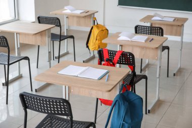 Modern boş sınıfın içi