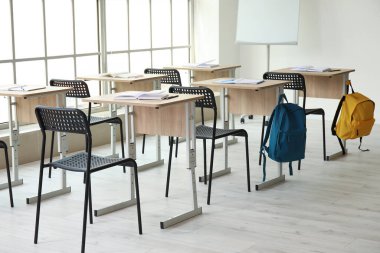 Modern boş sınıfın içi