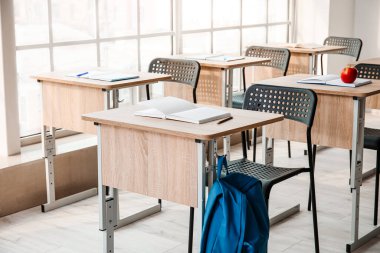 Modern boş sınıfın içi