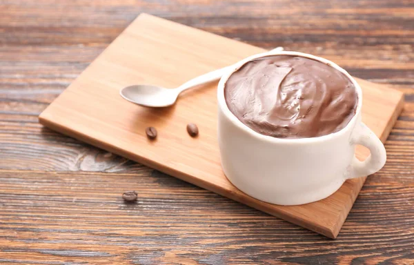 Chocoladetaart Vorm Van Een Koffiekop Tafel — Stockfoto